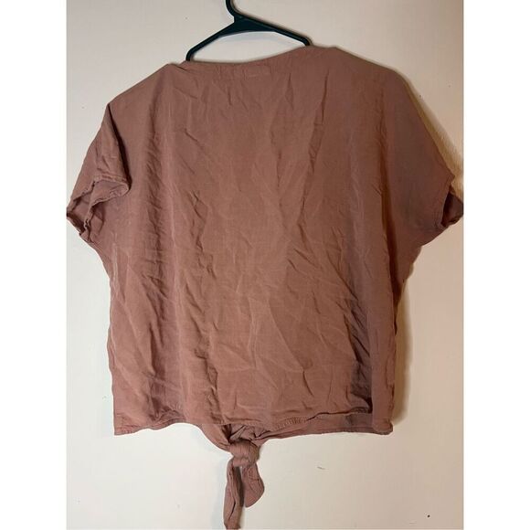 Women’s Medium Universal Thread Blouse - Picture 2 of 3